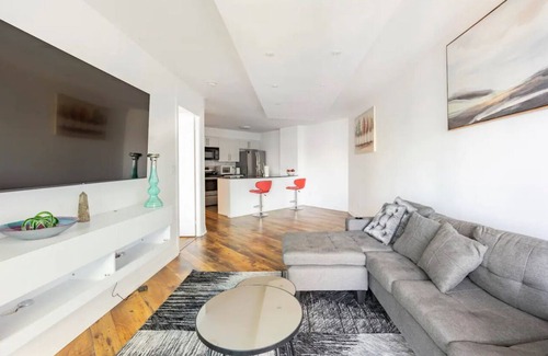 Humber Bay Condo | 2 Bedroom Lakrefront Condo