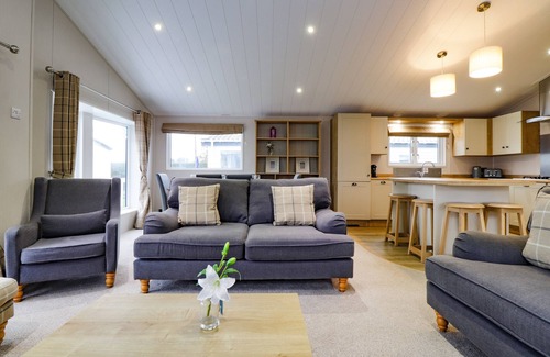 Pevensey Cottage | 2 BEDROOM LODGE AT PEVENSEY BAY, family friendly in Pevensey Bay