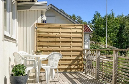Lysekil Apartment | 2 Bedroom Lovely Apartment In Lysekil