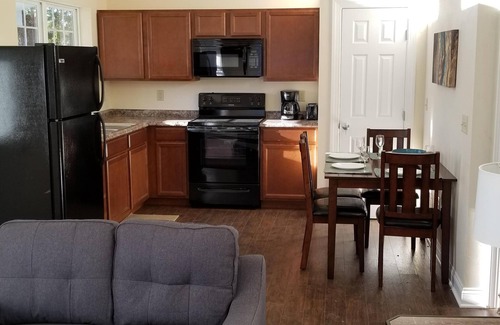 Ligonier Cottage | 2 bedroom modern cottage best location Ligonier pet friendly available
