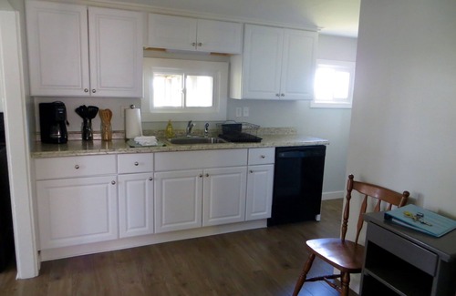 Pine Point Cottage | *2 Bedroom Pine Point Beach Cottage* With Marsh Views!