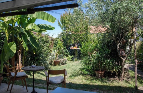 Begles House | 2 Bedroom Private vacation home in Bègles