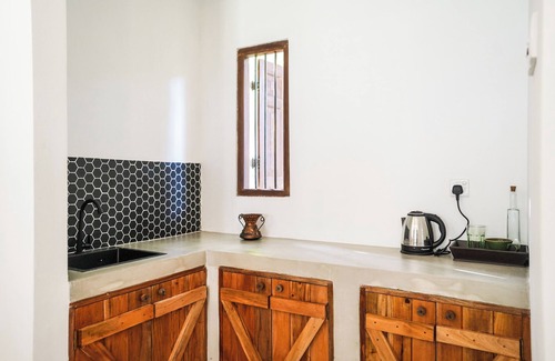 Ekala Villa | 2-bedroom Private villa near Int'l Airport with AC, free WiFi and Swimming Pool.