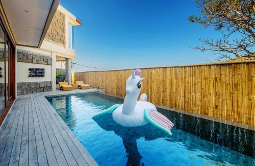 Sawangan Villa | 2 Bedroom Secluded Villa with Ocean View in Nusa Dua, Car Included