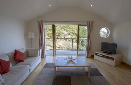 Trinity Apartment | 2-Bedroom Self Catering Apartment with Sea views