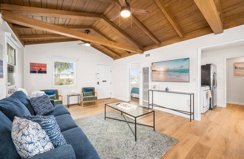 Santa Ana Heights House | 2 Bedroom steps to the beach in West Newport