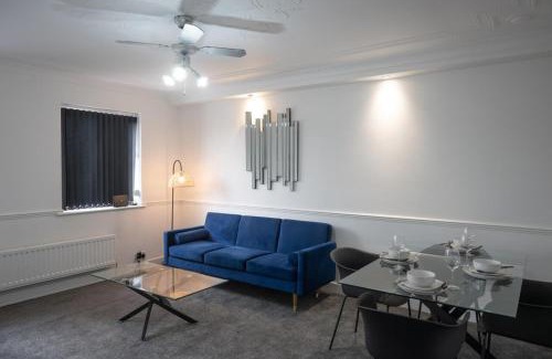 Stoke-on-Trent Apartment | 2-bedroom- Stoke-on-Trent-Sleeps 5-PetsOk