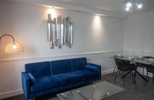 Stoke-on-Trent Apartment | 2-bedroom- Stoke-on-Trent-Sleeps 5-PetsOk