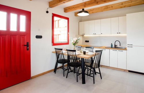 Debina House | 2 bedroom stunning home in Rowy