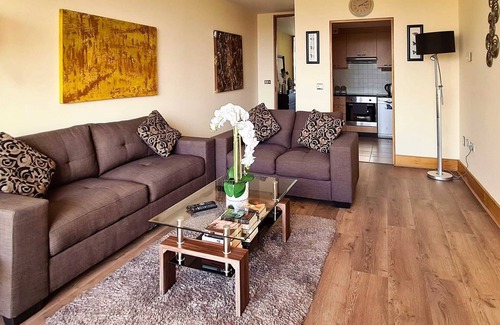 Merrion Apartment | 2 Bedroom Sunny Private Apartment, both Ensuite!