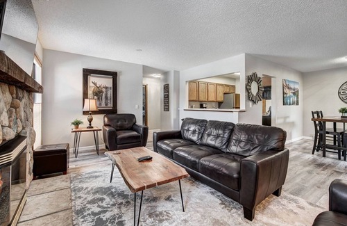 Warrior's Mark Condo | 2 Bedroom updated Base 9 condo, walk to town and peak 9!