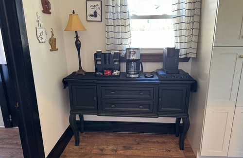 Carrollton House | 2-bedroom vacation home just a two minute walk to downtown