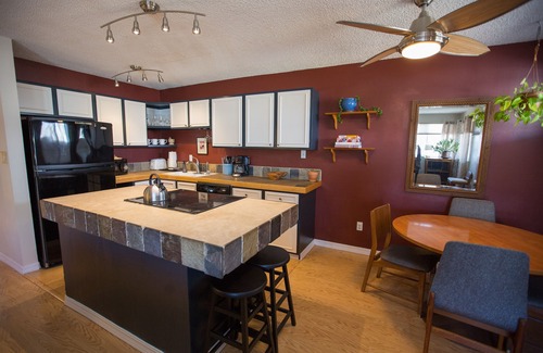 Park East Condo | 2 Bedroom Vacation Rental-Central Boulder