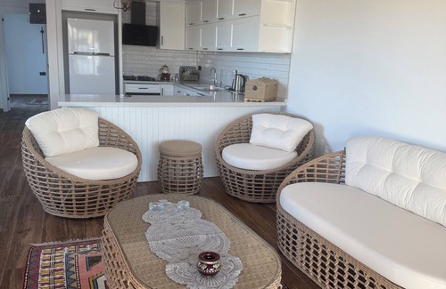 Urla Villa | 2-bedroom villa in charming Uzunkuyu with WiFi, AC