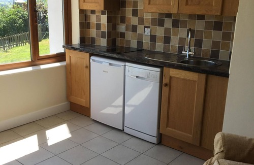Kingswood Cottage | 2 Bedroomed Cottage with Outstanding Views- TAKING BOOKINGS NOW!