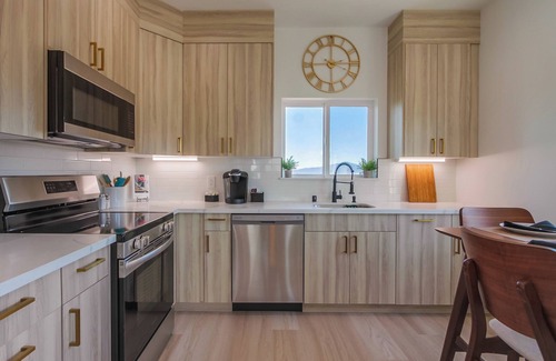 Country Club House | 2 beds 2 baths Home with Garage and amazing views near attractions in San Diego