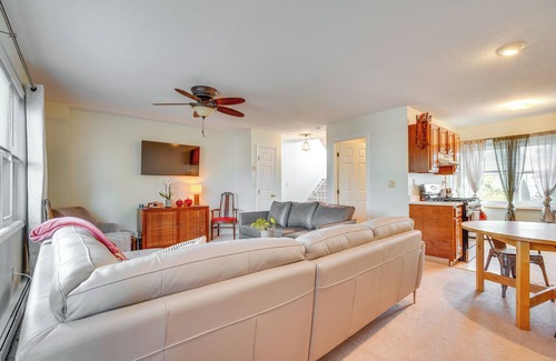 Woodmont House | 2 Blocks to Beach: Walkable Woodmont Village Home