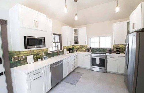 Littleton House | 2 blocks to Main St Littleton π» Garden πΎ Fenced Yard π² Zero Cleaning Fee!