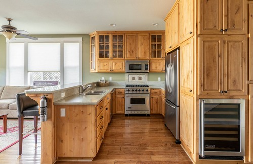 Los Olivos House | 2 Br/1.5 Ba - Craftsman Cottage - Downtown Los Olivos