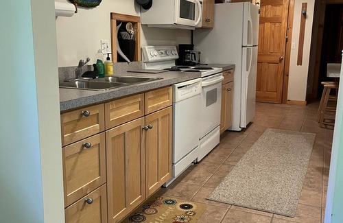 Silver Bay House | 2 BR, 1 BA with everything you need near Silver Bay & Hague!