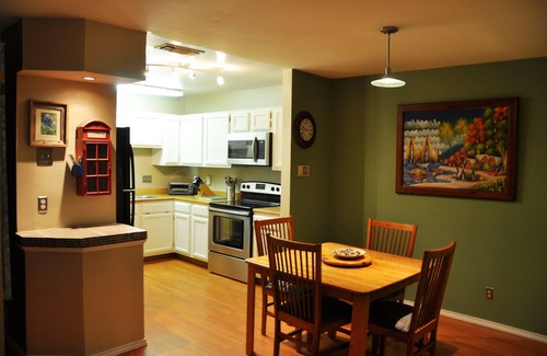 Parker Lane Condo | 2 BR 2 Bath Condo close to downtown