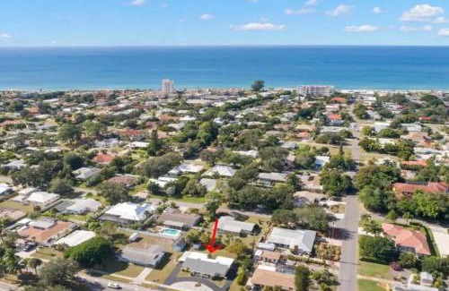 Golden Beach House | 2 BR Home With Private Beach Access To Golden Beach - Luna Sea