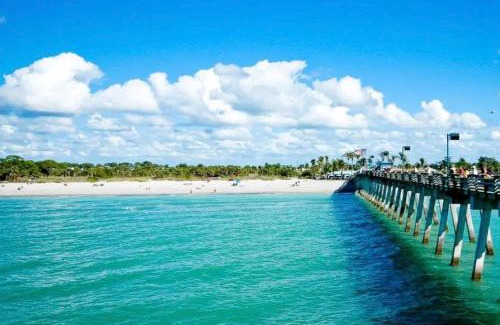 Golden Beach House | 2 BR Home With Private Beach Access To Golden Beach - Luna Sea