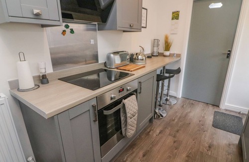 Clitheroe Cottage | 2 BROOK STREET, character holiday cottage, with a garden in Clitheroe