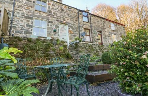Prenteg House | 2 Bryn Eglwys