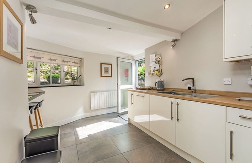 Ffestiniog Cottage | 2 BRYN TIRION, character holiday cottage in Llan Ffestiniog