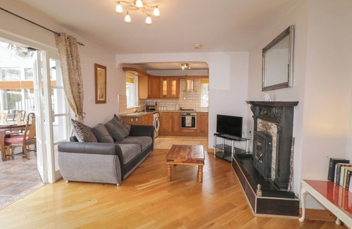 Belleek House | 2 CARLTON COTTAGE, pet friendly, with open fire in Enniskillen
