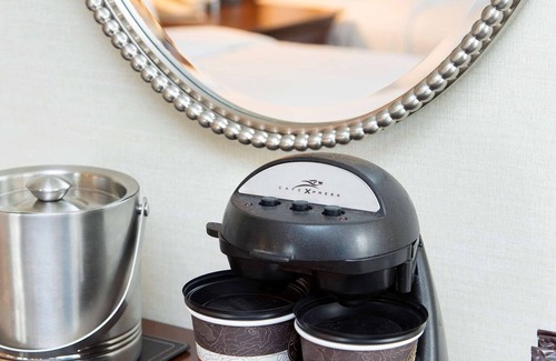 Lexington House | 2 Connecting Suites at a 4⭐️ Hotel