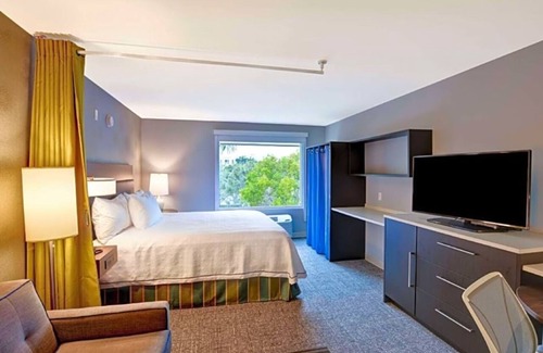 Miramar Hotel | 2 Conveniently Located Suites w/Full Kitchen & Comfort Near Entertainment