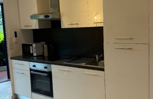 La Napoule Apartment | 2 Cozy Rooms and Swimming Pool in a Green Setting