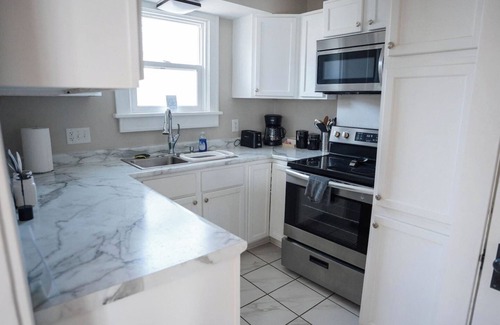 Saint Marys Allen County Apartment | 2 Cozy & Stylish Queen Beds in Fort Wayne