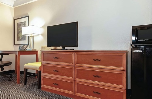 Guasti Hotel | 2 Double Beds, Room at La Quinta Inn & Suites by Wyndham Ontario Airport