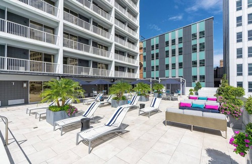 Faubourg Delassize Apartment | 2 Downtown Rooms with City Views & Easy Access to Caesars Superdome – 4 Blocks