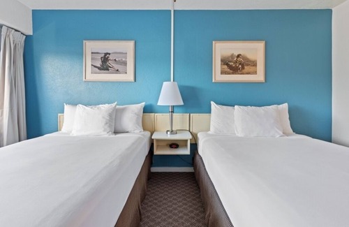 Kahului Hotel | 2 Family-Friendly Accommodations, Outdoor Pool, Near Maui Tropical Plantation!