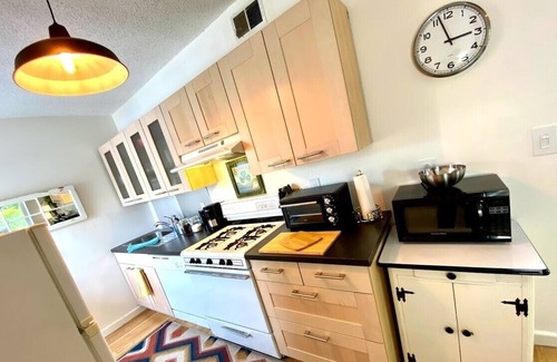 Mill River Apartment | 2 Fl Loft, East Rock, YALE, SOM, New Haven, @ State St/Bishop St -Anchor Lodging