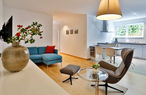 Edenkoben Apartment | 2 holiday apartments equipped with a four-star plus hotel room.