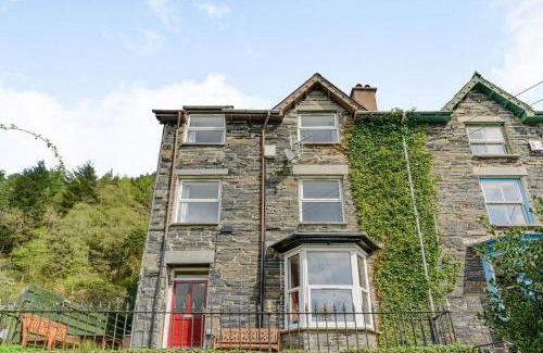 Corris Apartment | 2 Isygraig