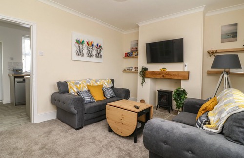 Arnold House | 2 LANE END COTTAGES in Coniston, East Riding Of Yorkshire