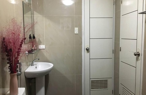 Balibago Apartment | 2 large BR at Kandi, 300Mbps internet,110SQM condo