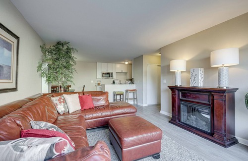 Port Hueneme Condo | 2 Mi to Beaches: Condo w/Patio in Port Hueneme!