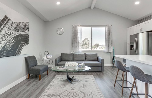 Escondido Apartment | 2 Mi to Downtown Escondido: Apt w/Balconies