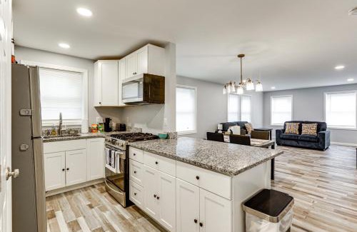 Attleboro House | 2 Mi to Dtwn Attleboro Pet-Friendly Apt!