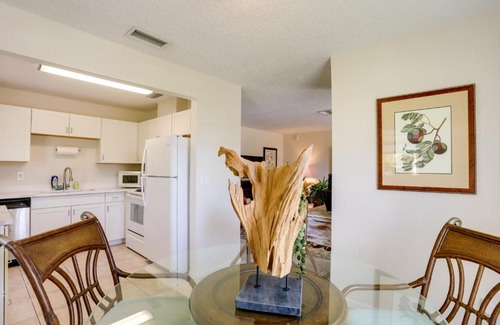 Hobe Sound House | 2 Mi to Hobe Sound Beach Townhome with Lanai