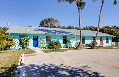 Hobe Sound House | 2 Mi to Hobe Sound Beach Townhome with Lanai