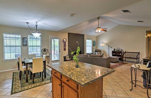 McQueeney House | 2 Mi to Lake McQueeny Gem with Covered Patio