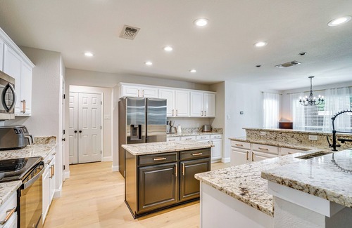 Burleson House | 2 Mi to Old Town: Spacious Burleson Vacation Home